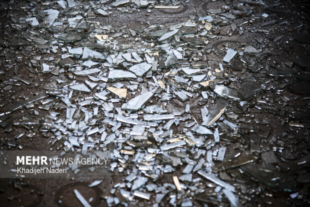 آثار تجاوزات آمریکایی-صهیونی در دبستان شهید قدوسی اصفهان