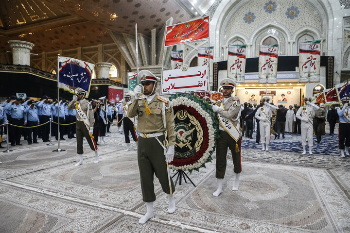 قادة الجيش الإيراني يجددون العهد مع مبادئ الإمام الخميني (ره)