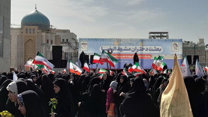 گلباران حرم رضوی در روز دختر به نیابت از دختران شهید میناب