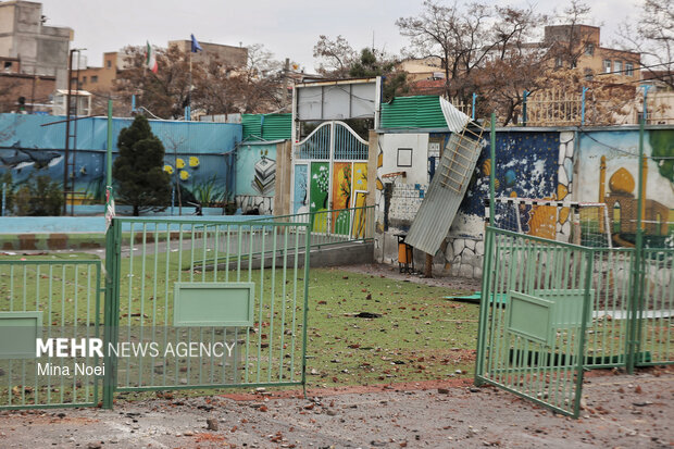 آثار تجاوزات آمریکایی - صهیونی در مدرسه مکتب الحسین میثاق تبریز