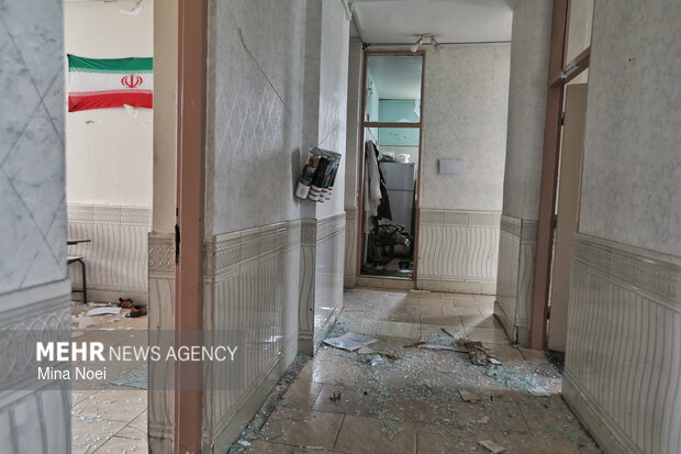 آثار تجاوزات آمریکایی - صهیونی در مدرسه مکتب الحسین میثاق تبریز