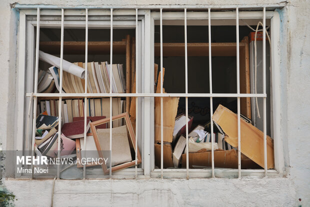 آثار تجاوزات آمریکایی - صهیونی در مدرسه مکتب الحسین میثاق تبریز