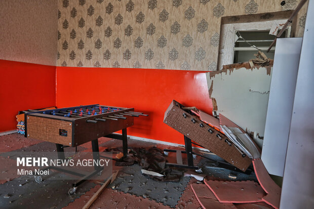 آثار تجاوزات آمریکایی - صهیونی در مدرسه مکتب الحسین میثاق تبریز