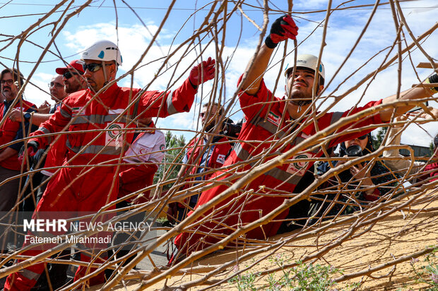 رزمایش امدادگران هلال احمر
