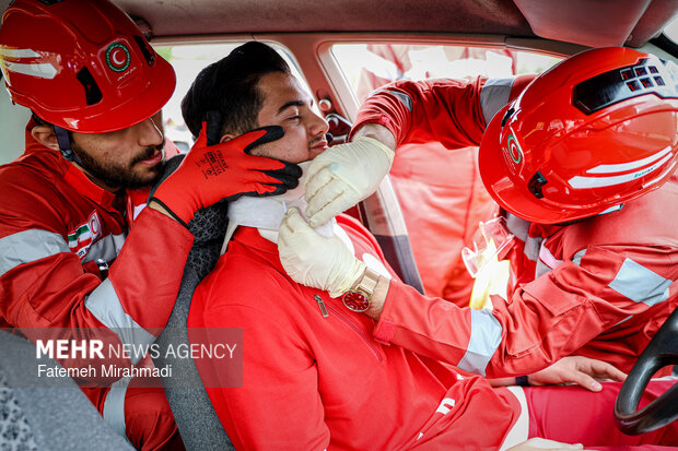 رزمایش امدادگران هلال احمر