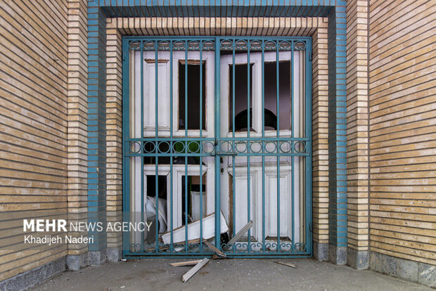 آثار تجاوز آمریکایی-صهیونیستی در مدرسه بهشت آئین اصفهان