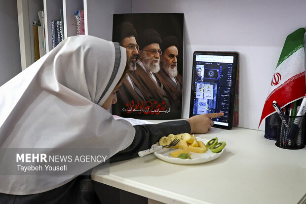 آموزش مجازی دانش آموزان در همدان