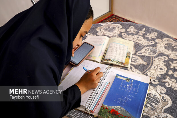 آموزش مجازی دانش آموزان در همدان