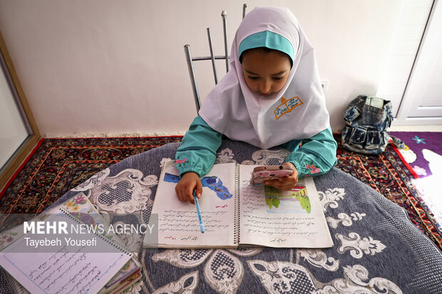 آموزش مجازی دانش آموزان در همدان