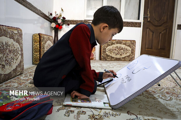 آموزش مجازی دانش آموزان در همدان