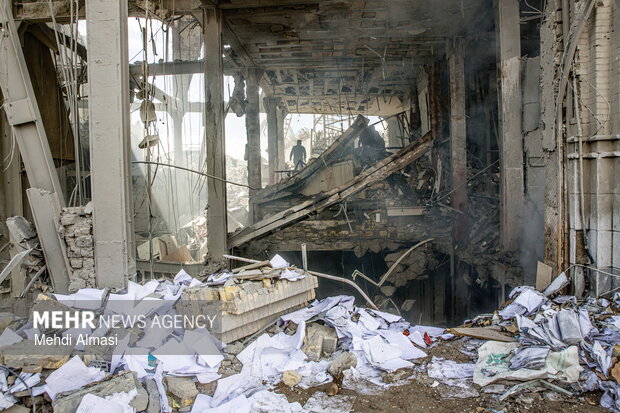 پایان یک گنجینه؛ کتابخانه سیدالشهدا در زیر آتش و آوار