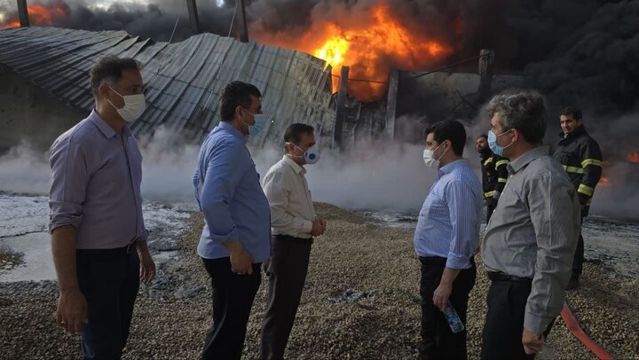 استقرار ۶ تیم هلال‌احمر در آتش‌سوزی شهرک صنعتی گنبدکاووس