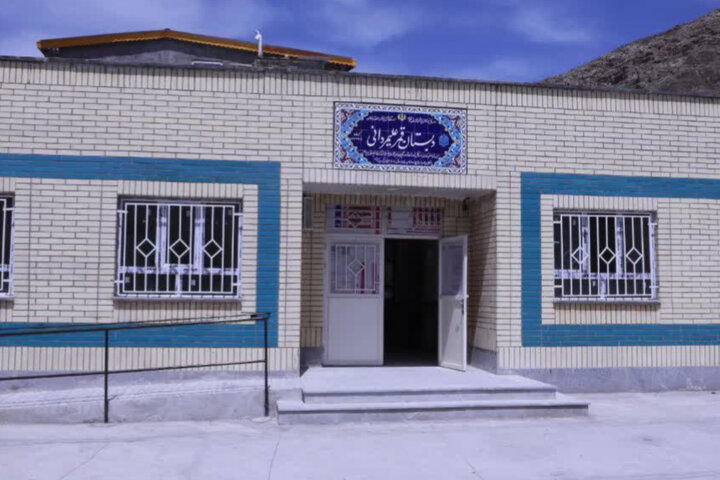 فضای آموزشی جدیدی جایگزین مدرسه سنگی تبادکان شد