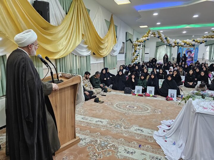 پورذهبی: دختران شهدا سرمایه‌های معنوی کشور هستند