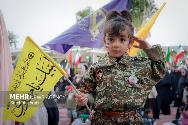 اجتماع  بانوان و دختران در حرم شاهچراغ ع