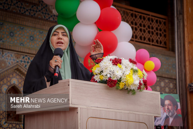 اجتماع  بانوان و دختران در حرم شاهچراغ ع