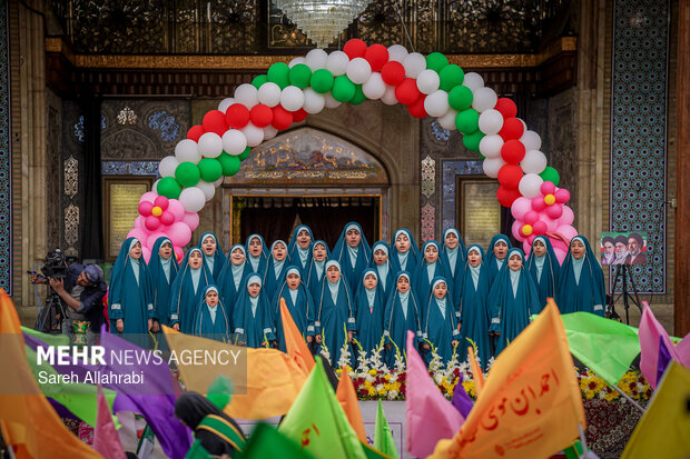 اجتماع  بانوان و دختران در حرم شاهچراغ ع