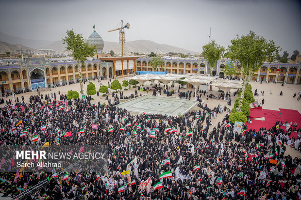 اجتماع  بانوان و دختران در حرم شاهچراغ ع