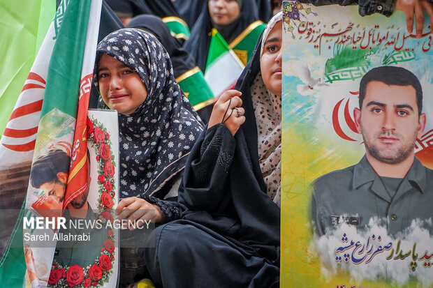 اجتماع  بانوان و دختران در حرم شاهچراغ ع