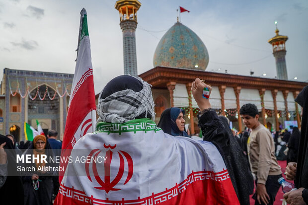 اجتماع  بانوان و دختران در حرم شاهچراغ ع