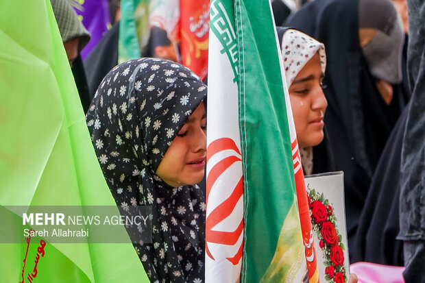 اجتماع  بانوان و دختران در حرم شاهچراغ ع