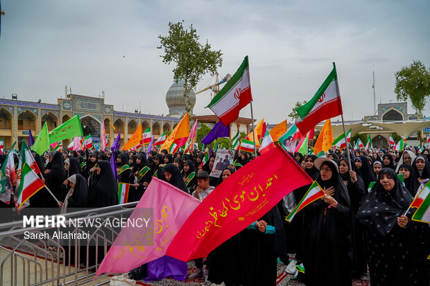 اجتماع  بانوان و دختران در حرم شاهچراغ ع