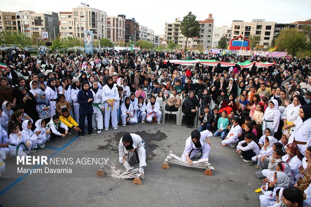 اجتماع بزرگ دختران ایران در بجنورد