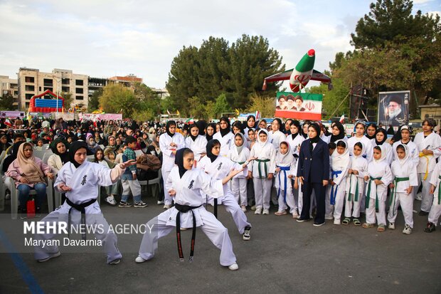 اجتماع بزرگ دختران ایران در بجنورد