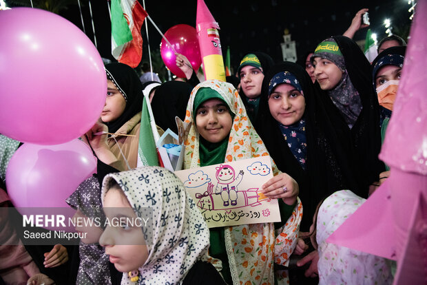 اجتماع بزرگ گیل دختران ایران