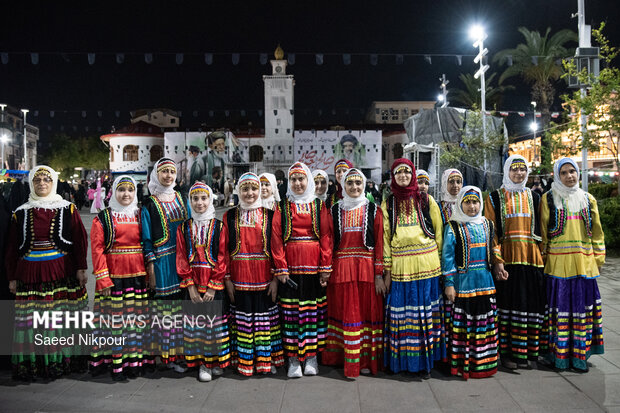 اجتماع بزرگ گیل دختران ایران