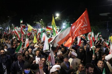 طنین فریاد «مرگ بر امریکا» برای پنجاهمین شب متوالی در اقبالیه