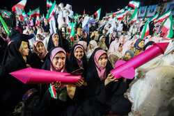 اجتماع دخترانه میثاق با مقتدای امت در یزد