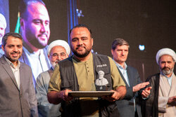 روایت هنرمندانه ایران سرافراز در مشهد