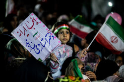 Tahranlı kızlar Minab çocukları anısına toplandı