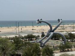لنگری برای تاریخ؛ نمادی نو بر ساحل کیش