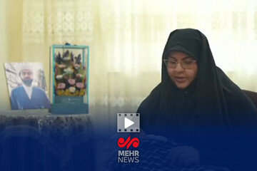 هدیهٔ رهبر شهید به خانوادهٔ شهید جنگ رمضان