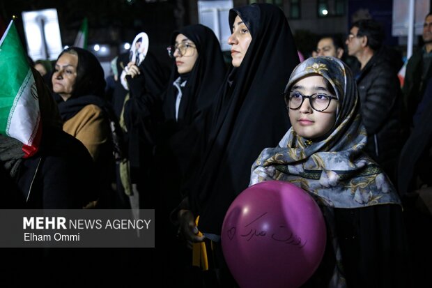اجتماع بزرگ «دختران وطن» در میدان آزادی سنندج