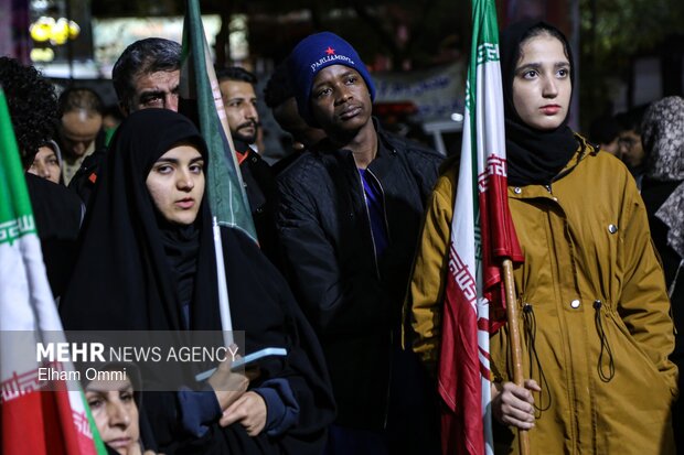 اجتماع بزرگ «دختران وطن» در میدان آزادی سنندج