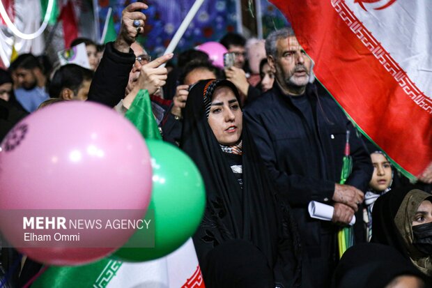 اجتماع بزرگ «دختران وطن» در میدان آزادی سنندج