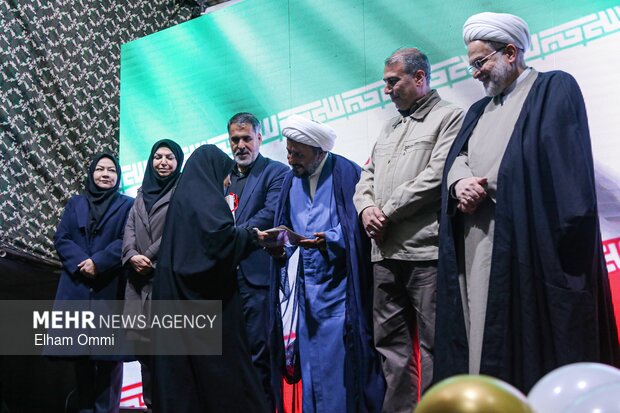 اجتماع بزرگ «دختران وطن» در میدان آزادی سنندج