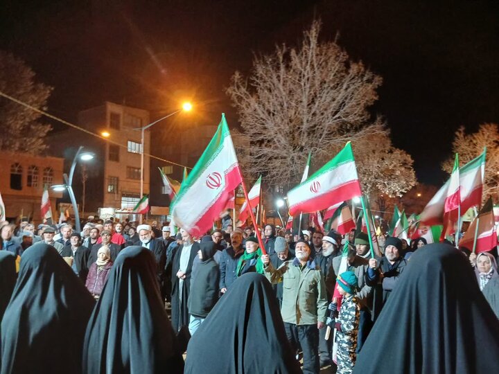 اجتماع مردم بیجار در حمایت از وطن با حضور پرشور دختران دیار گروس