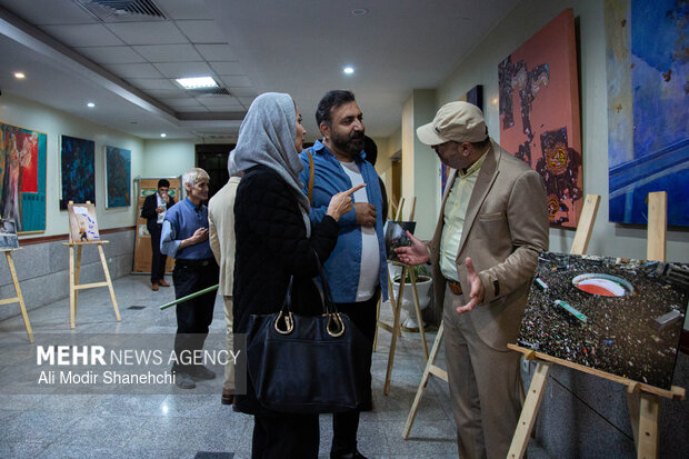 روایت هنرمندانه ایران سرافراز