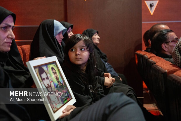 روایت هنرمندانه ایران سرافراز