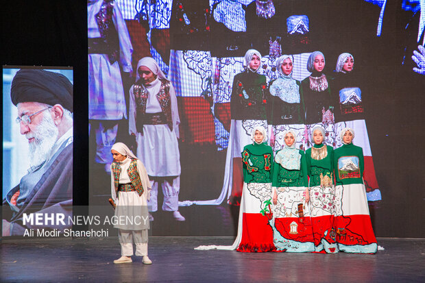 روایت هنرمندانه ایران سرافراز