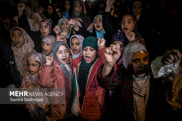 اجتماع دختران کشور دوست