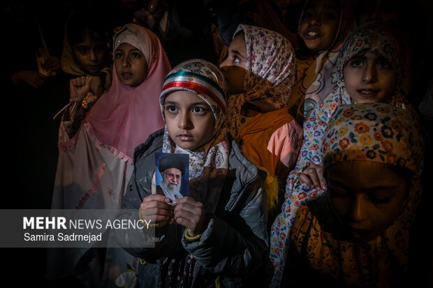 اجتماع دختران کشور دوست