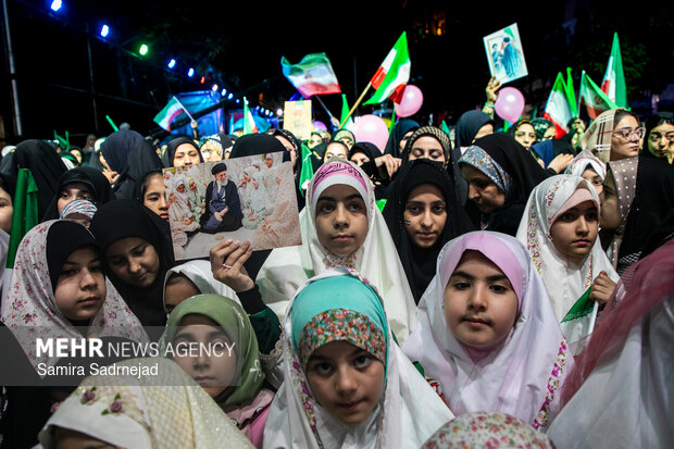 اجتماع دختران کشور دوست