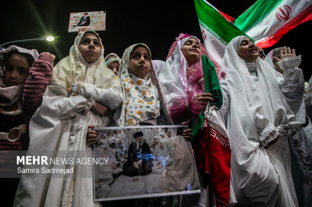 اجتماع دختران کشور دوست