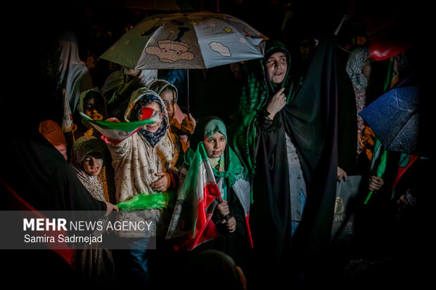 اجتماع دختران کشور دوست