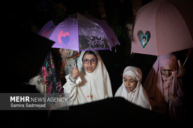 اجتماع دختران کشور دوست